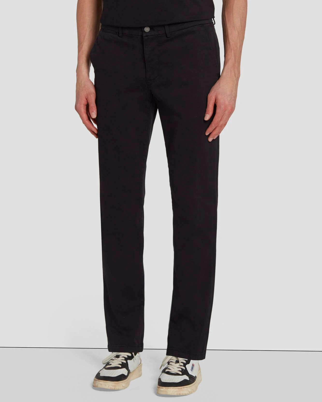 7 For All Mankind Luxe Performance Slimmy Tapered Chino In Black 4 7 For All Mankind Luxe Performance Slimmy Tapered Chino In Black - Image 2